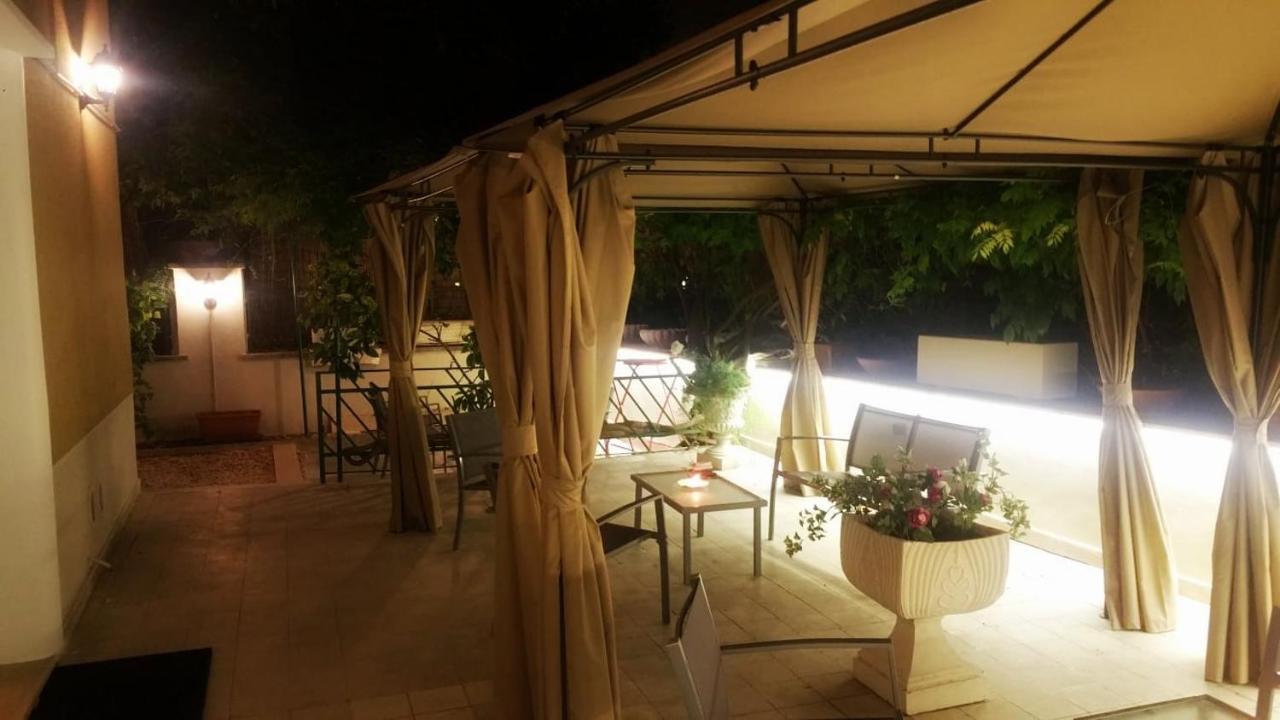 Garden House - Luxury - Overnight Only Affittacamere